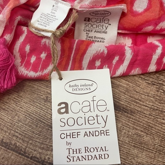 NWT Royal Standard Printed Pink Scarf - Picture 3 of 3